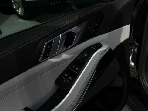 Used 2025 BMW X5 xDrive40i w/ Premium Enhanced Package image 15