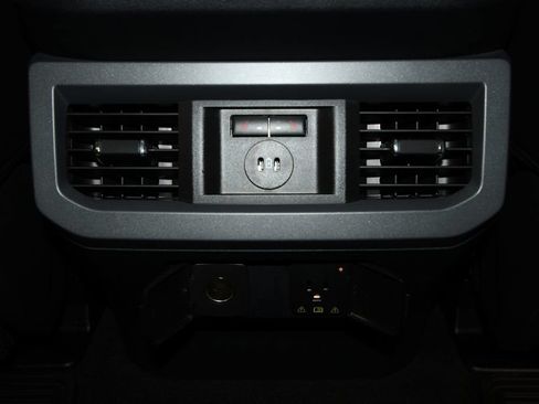 Used 2024 Ford F250 Lariat w/ Lariat Ultimate Package AWD/4WD image 32