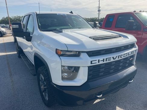 Used 2022 Chevrolet Silverado 2500 Custom w/ Custom Value Package AWD/4WD image 6
