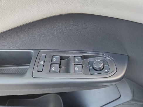 Used 2025 Volkswagen Taos S image 13