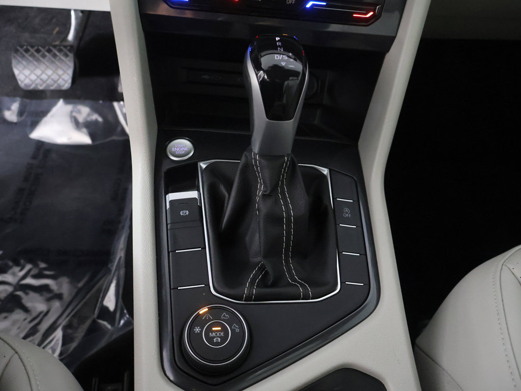 Used 2023 Volkswagen Tiguan SE AWD/4WD image 42