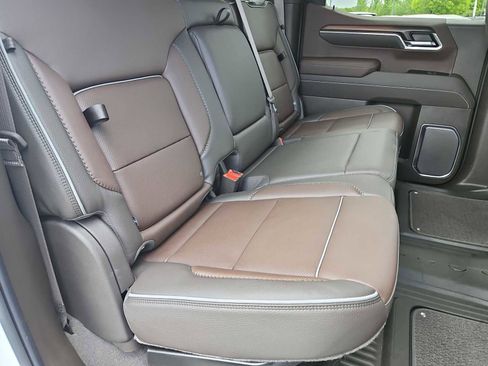 Certified 2026 GMC Sierra 1500 Denali w/ Denali Reserve Package AWD/4WD image 22