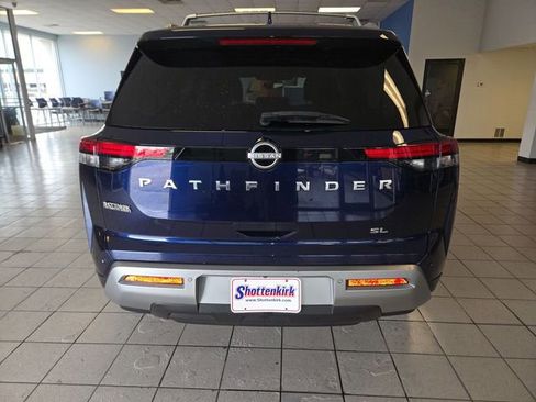 Used 2024 Nissan Pathfinder SL FWD image 7
