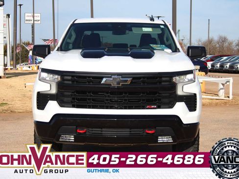 Used 2022 Chevrolet Silverado 1500 LT Trail Boss image 2