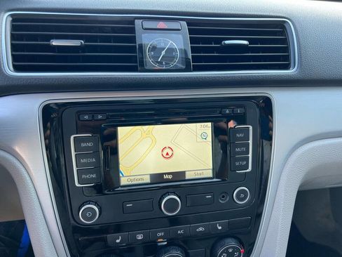 Used 2013 Volkswagen Passat TDI SE image 29