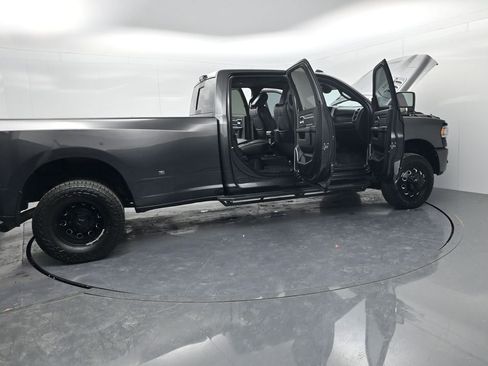 Used 2023 RAM 3500 Laramie w/ Night Edition image 77