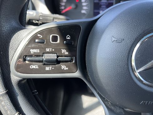 Used 2022 Mercedes-Benz Sprinter 2500 image 19