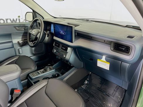 New 2025 Ford Maverick Lariat w/ Black Appearance Package image 29