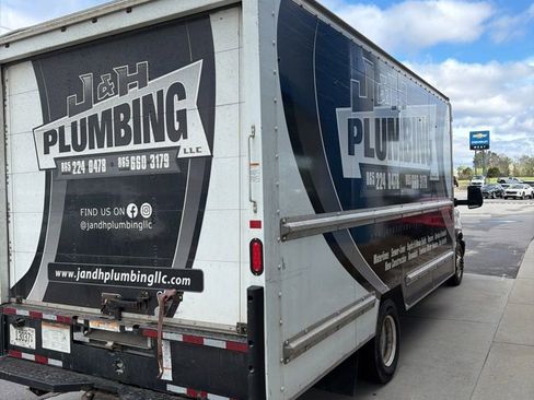 Used 2018 GMC Savana 3500 Extended w/ Driver Convenience Package image 3