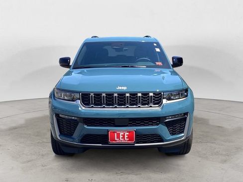 New 2026 Jeep Grand Cherokee Limited AWD/4WD image 9