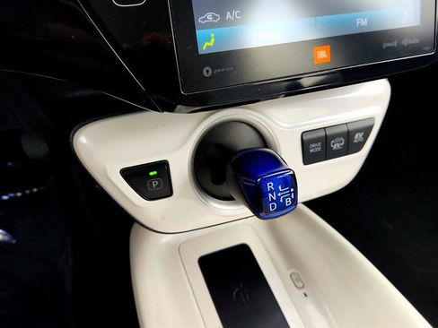 Used 2018 Toyota Prius Prime Advanced FWD image 16