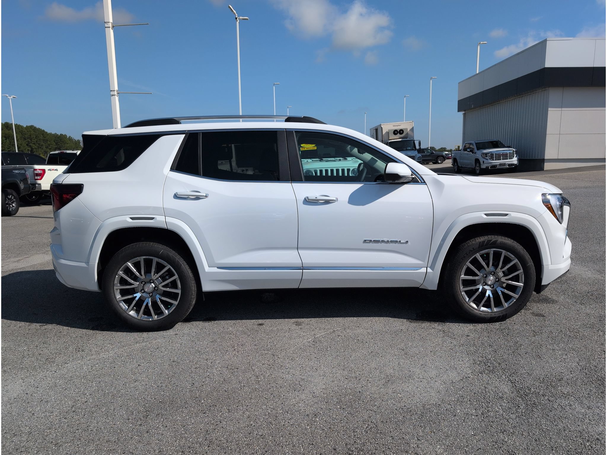 New 2027 GMC Terrain Denali w/ LPO, Floor Liner Package AWD/4WD image 8