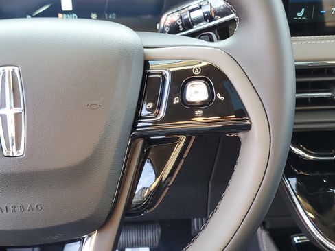 New 2026 Lincoln Corsair Premiere image 18