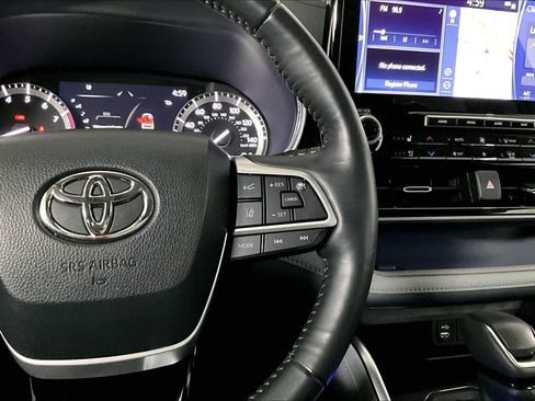 Used 2022 Toyota Highlander Platinum AWD/4WD image 25