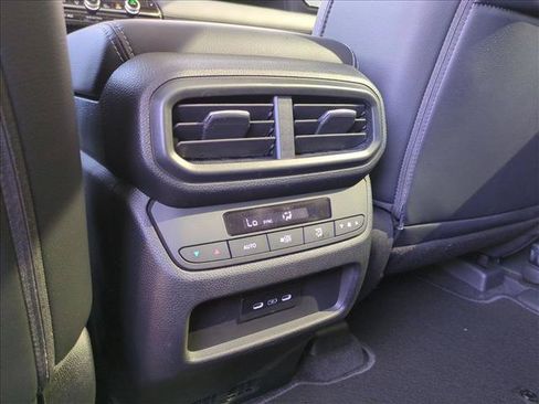 Certified 2025 Honda Pilot Touring image 18
