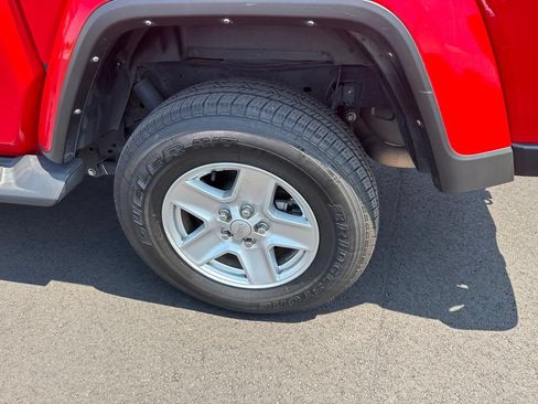 Used 2023 Jeep Gladiator Sport AWD/4WD image 22