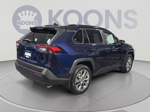 Used 2019 Toyota RAV4 XLE Premium w/ All Weather Liner Package AWD/4WD image 5