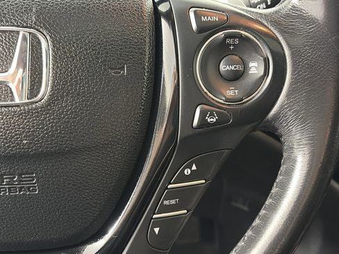 Used 2018 Honda Pilot Touring image 18