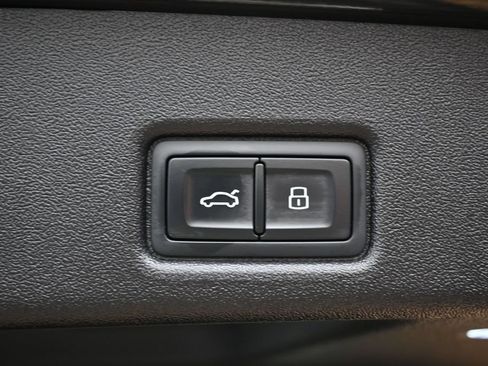 Used 2025 Audi Q5 Premium w/ Convenience Package AWD/4WD image 17