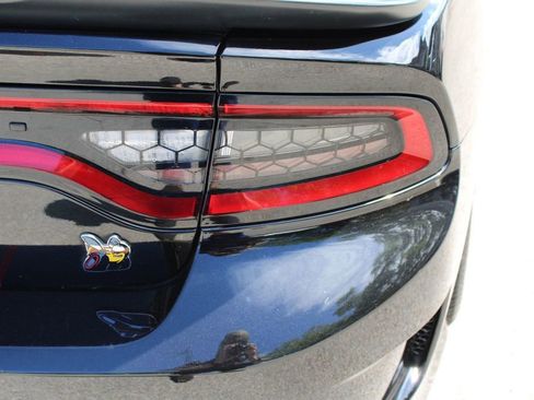 Used 2019 Dodge Charger Scat Pack w/ Dynamics Package RWD image 11