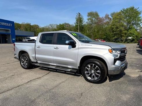 Used 2022 Chevrolet Silverado 1500 LT AWD/4WD image 4