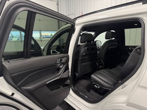 Used 2023 BMW X7 xDrive40i w/ Executive Package AWD/4WD image 11