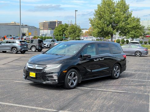 Used 2018 Honda Odyssey Touring image 2