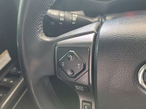 Used 2020 Toyota Tacoma TRD Off-Road AWD/4WD image 18
