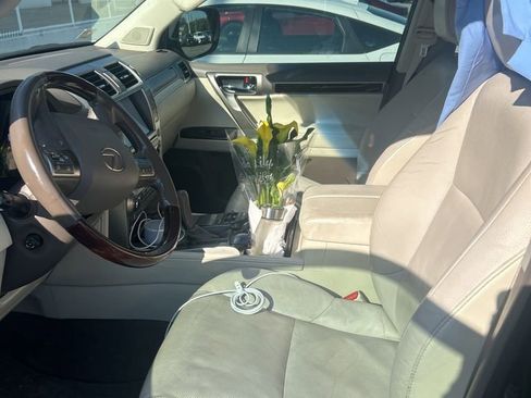 Used 2018 Lexus GX 460 Premium w/ Premium Package AWD/4WD image 5