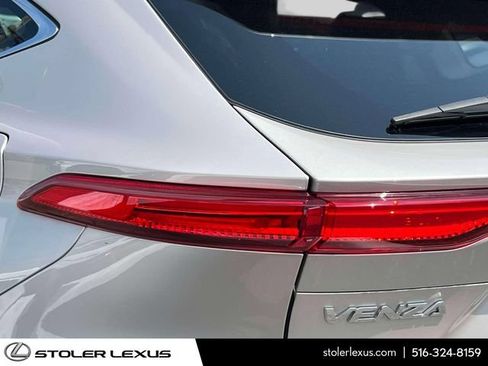 Used 2023 Toyota Venza Limited AWD/4WD image 14