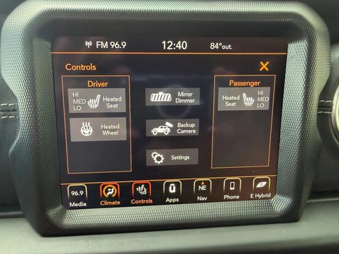 Used 2023 Jeep Wrangler Unlimited Sahara w/ Cold Weather Group AWD/4WD image 6