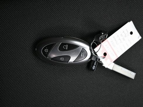 Used 2024 Hyundai Santa Fe SE image 30