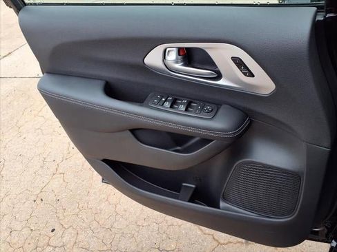 New 2026 Chrysler Pacifica Limited w/ S Appearance Package image 44