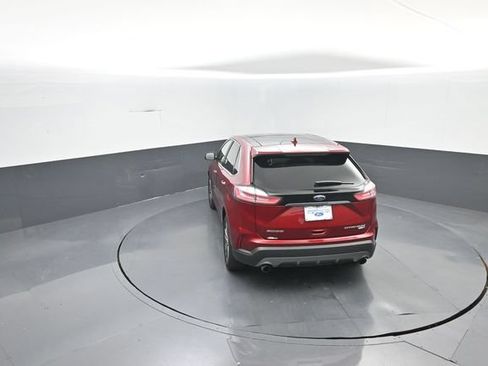 Certified 2019 Ford Edge Titanium w/ Cold Weather Package AWD/4WD image 31
