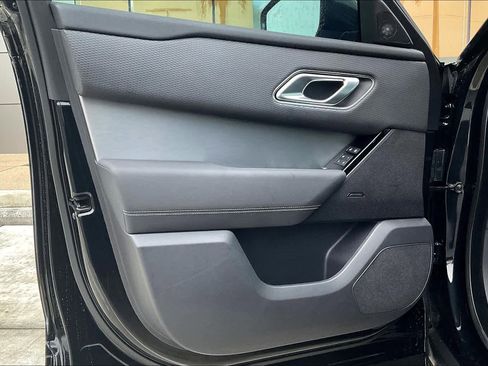 Used 2023 Land Rover Range Rover Velar R-Dynamic S image 25