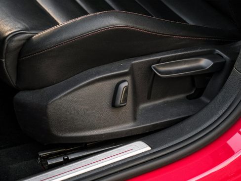 Used 2018 Volkswagen GTI SE w/ SE Leather Package image 31