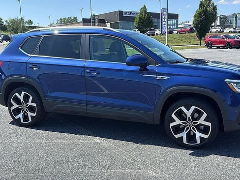 Used 2022 Volkswagen Taos SEL AWD/4WD image 3