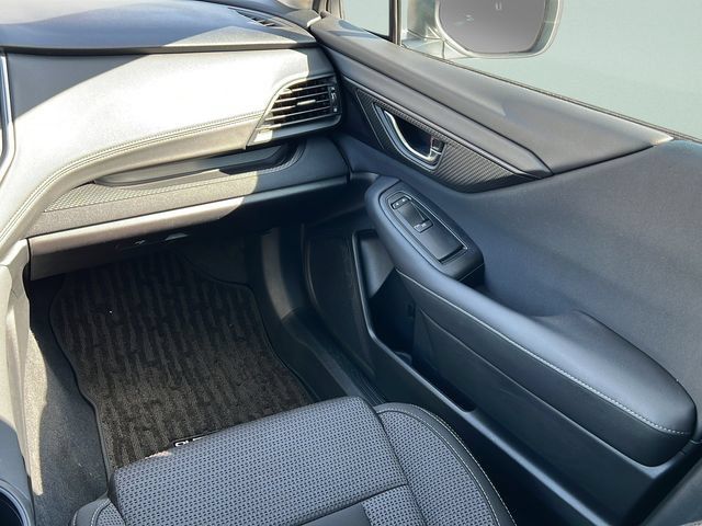 Used 2025 Subaru Outback Premium AWD/4WD image 13