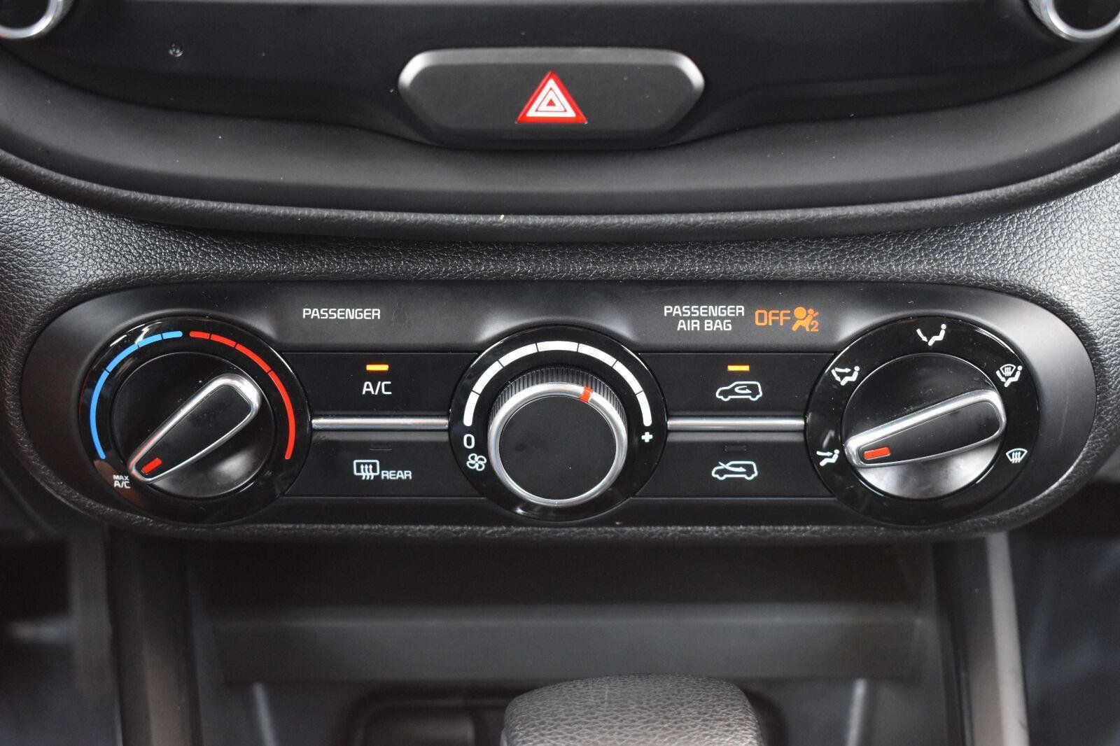 Used 2024 Kia Soul LX w/ Option Group 015 FWD image 9