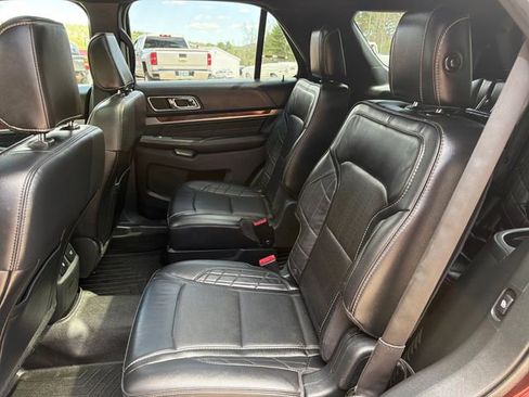 Used 2018 Ford Explorer Platinum AWD/4WD image 23