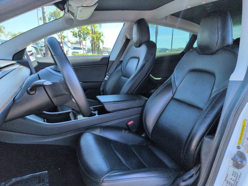 Used 2020 Tesla Model 3 Long Range image 16