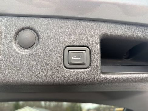 Certified 2024 Chevrolet Equinox LT w/ LPO, Floor Liner Package FWD image 17