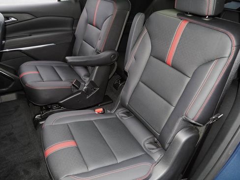 Used 2024 Chevrolet Traverse RS image 23