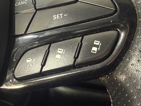 Used 2019 Chrysler Pacifica Limited w/ Advanced Safetytec Group FWD image 21