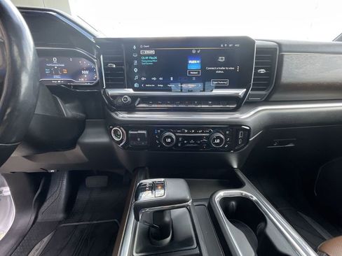 Used 2024 Chevrolet Silverado 1500 High Country w/ High Country Premium Package AWD/4WD image 35