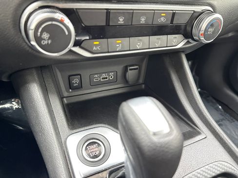 Used 2024 Nissan Sentra SV FWD image 28