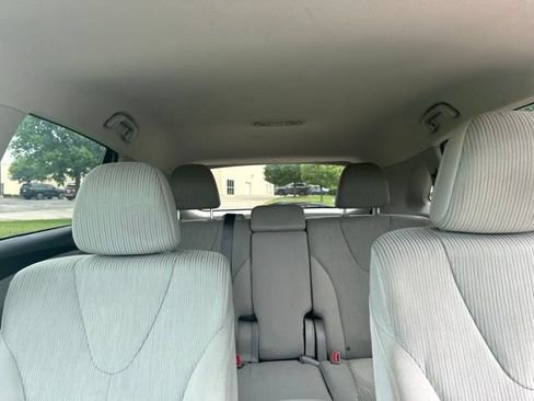Used 2011 Toyota Venza FWD image 12