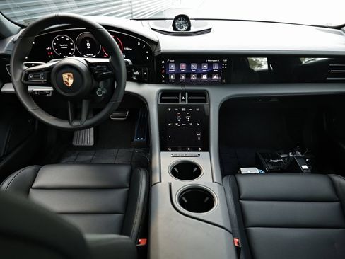 New 2026 Porsche Taycan image 27