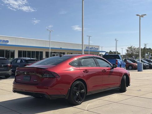 Used 2023 Honda Accord Sport image 4