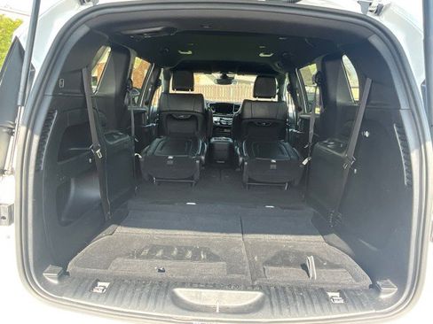 Used 2025 Chrysler Pacifica Select FWD image 38